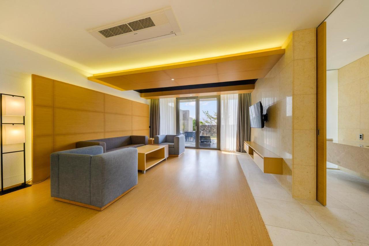 Stanford Hotel & Resort Jeju Exteriör bild